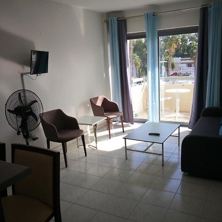 לימסול Lobelia Apartments מראה חיצוני תמונה