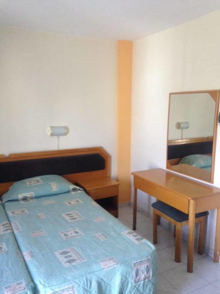 לימסול Lobelia Apartments מראה חיצוני תמונה