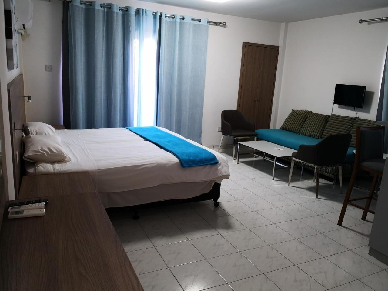 לימסול Lobelia Apartments מראה חיצוני תמונה