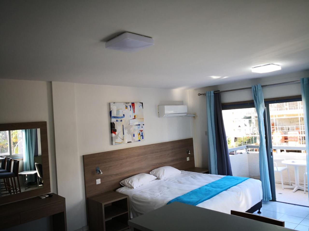 לימסול Lobelia Apartments מראה חיצוני תמונה